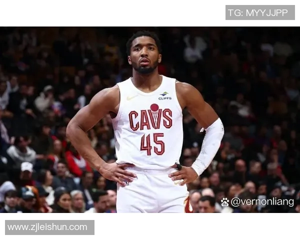 关键先生!哈克斯12中7砍下22分13篮板7助攻 关键先生!哈克斯12中7砍下22分13篮板7助攻